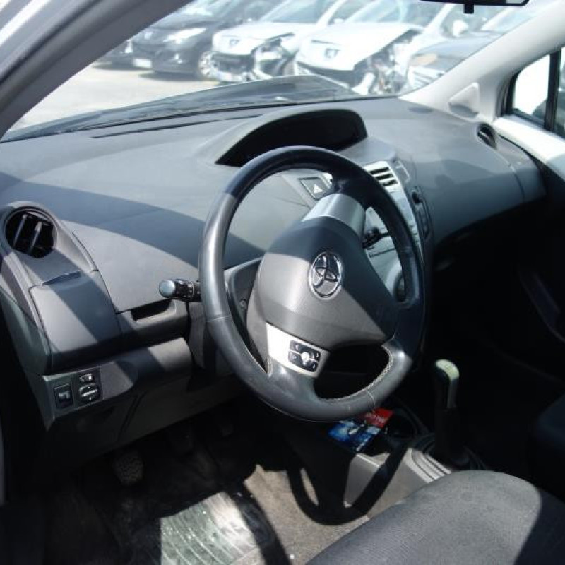 Ceinture arriere gauche TOYOTA YARIS 2 Photo n°8