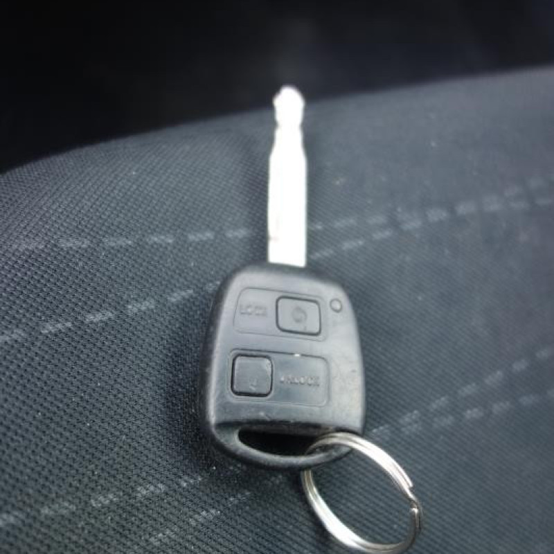 Ceinture arriere gauche TOYOTA YARIS 2 Photo n°11