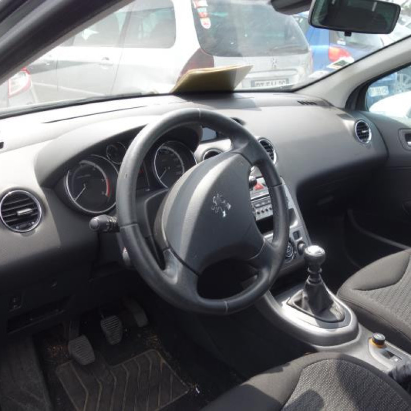 Pretensionneur de ceinture avant droit PEUGEOT 308 1 SW Photo n°10