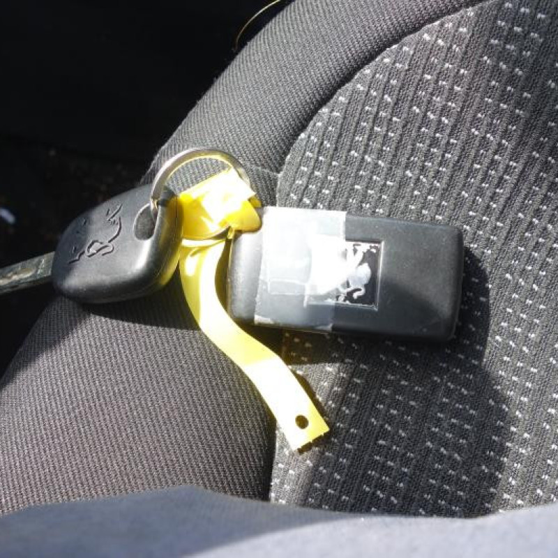 Pretensionneur de ceinture avant droit PEUGEOT 308 1 SW Photo n°14