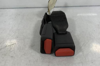 Attache ceinture arriere droit DACIA SANDERO 2