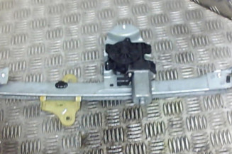 Leve vitre electrique avant droit RENAULT CLIO 4 Photo n°1