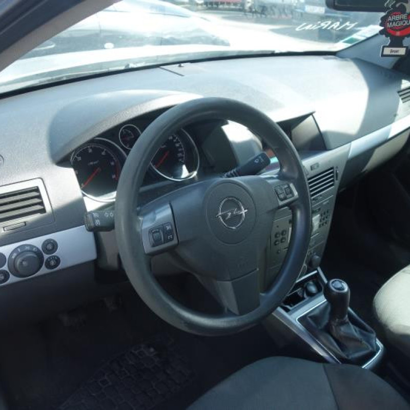 Pretensionneur de ceinture avant gauche OPEL ASTRA H Photo n°8