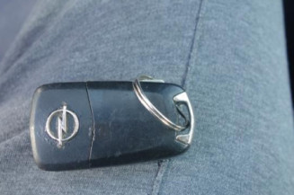 Pretensionneur de ceinture avant gauche OPEL ASTRA H