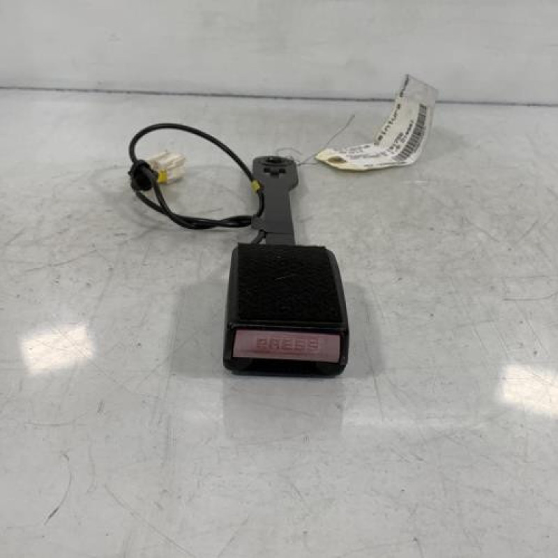 Attache ceinture avant droit PEUGEOT 407 Photo n°1