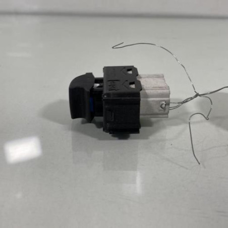 Interrupteur de leve vitre avant droit PEUGEOT 208 1