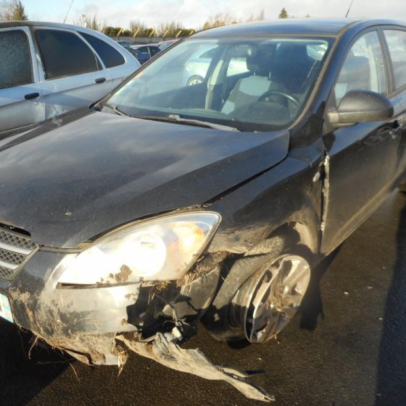 Trappe d'essence KIA CEE-D 1 Photo n°4