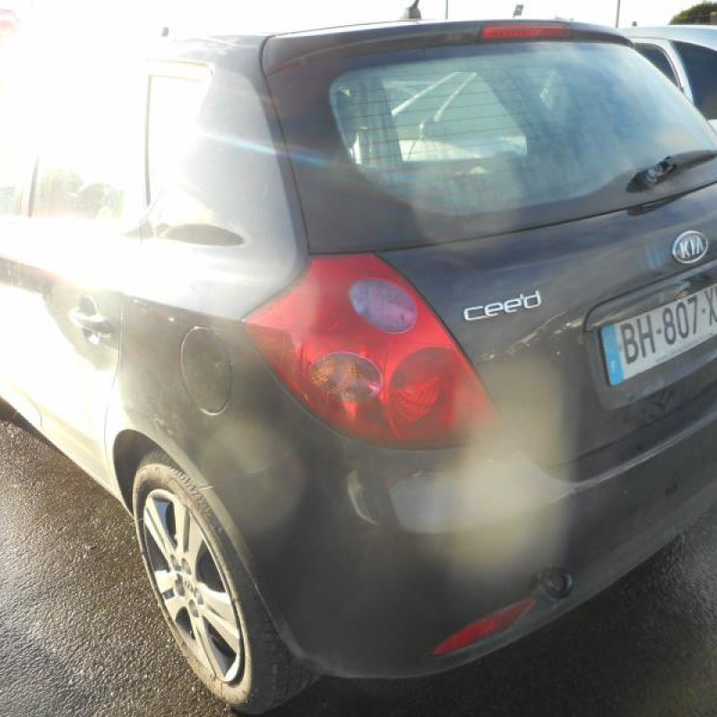 Trappe d'essence KIA CEE-D 1 Photo n°7