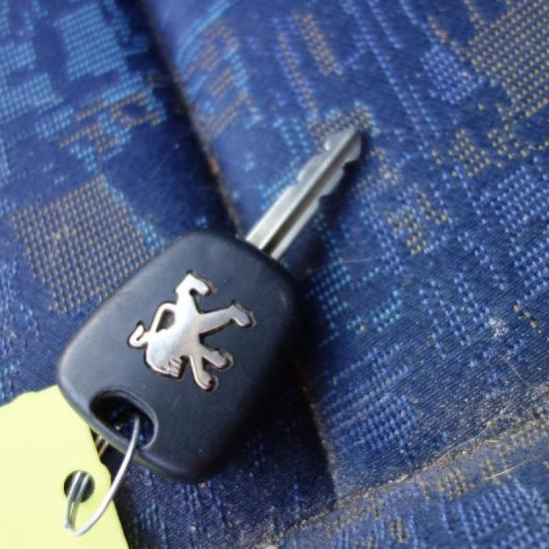 Serrure avant droit PEUGEOT PARTNER 1 Photo n°10