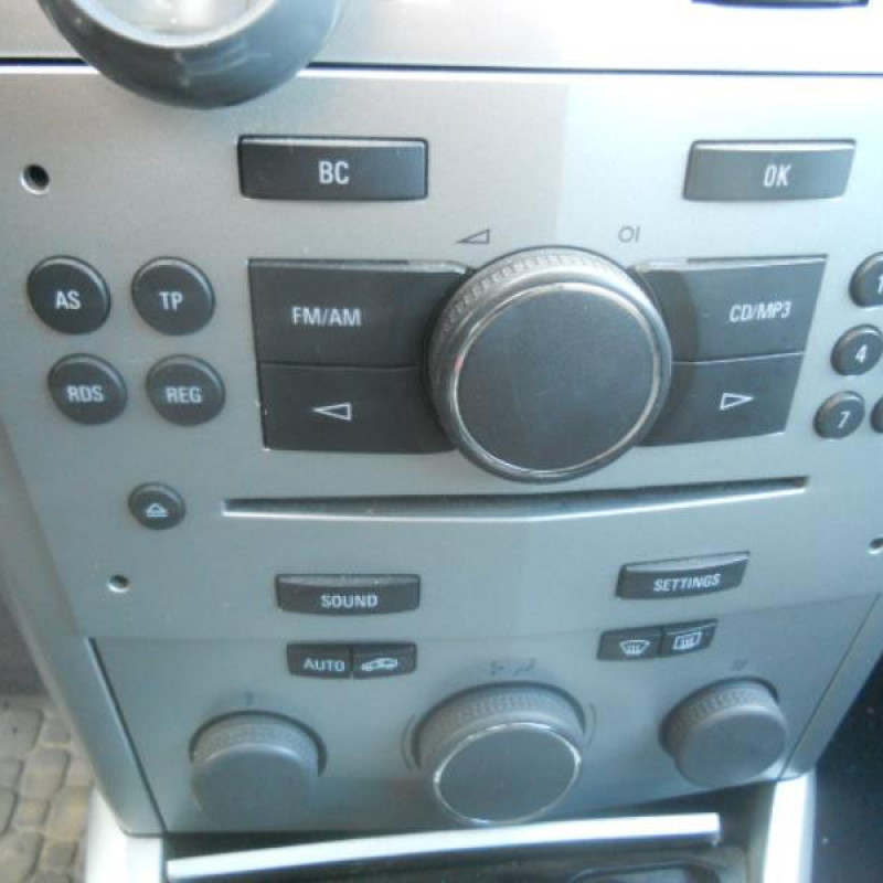 Poignee porte avant gauche OPEL ASTRA H Photo n°10