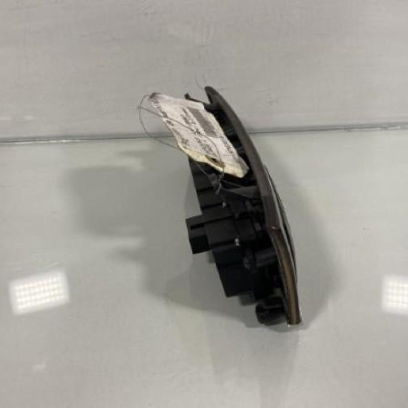 Bouton de warning MERCEDES CLASSE C 203 Photo n°2