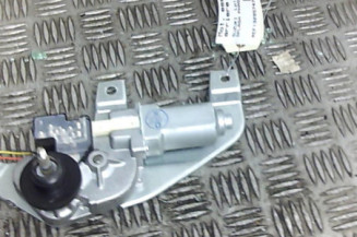 Moteur essuie glace arriere SUZUKI SPLASH Photo n°1