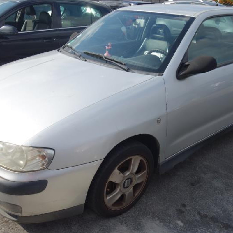 Trappe d'essence SEAT IBIZA 2 Photo n°4