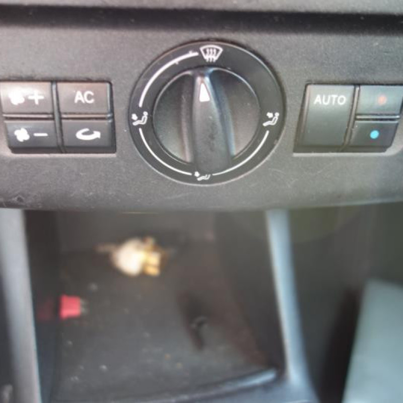 Trappe d'essence SEAT IBIZA 2 Photo n°9