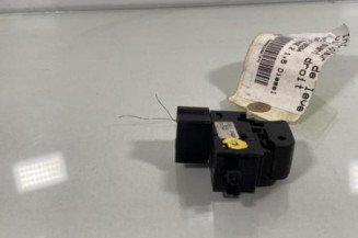 Interrupteur de leve vitre avant droit NISSAN QASHQAI 1
