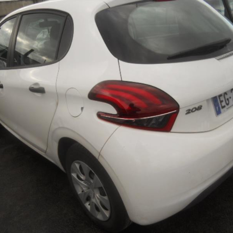 Interrupteur de leve vitre avant droit PEUGEOT 208 1 Photo n°8
