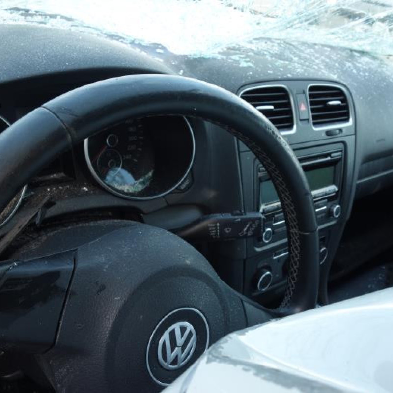 Serrure avant gauche VOLKSWAGEN GOLF 6 Photo n°8