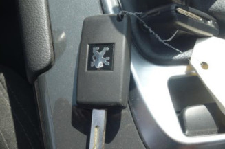 Interrupteur de leve vitre avant droit PEUGEOT 3008 1