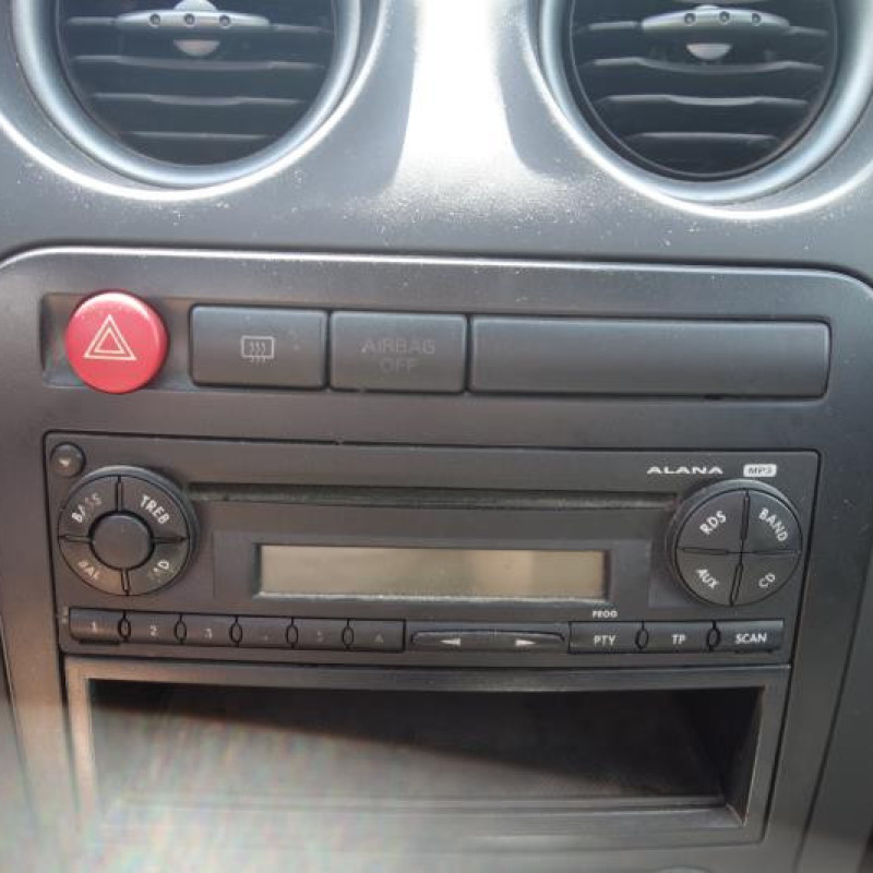 Serrure avant gauche SEAT IBIZA 3 Photo n°11