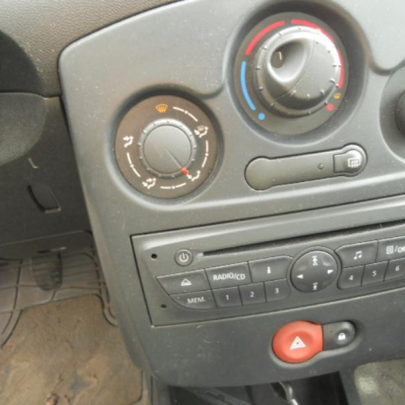 Bloc ABS (freins anti-blocage) RENAULT CLIO 3 Photo n°8