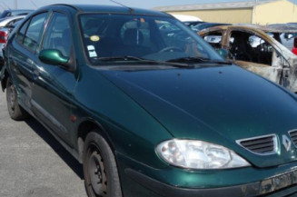 Bouton de warning RENAULT MEGANE 1