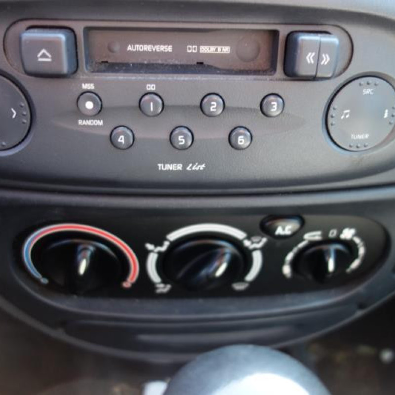Ceinture arriere gauche RENAULT MEGANE 1 Photo n°9