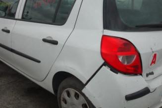 Pretensionneur de ceinture avant gauche RENAULT CLIO 3