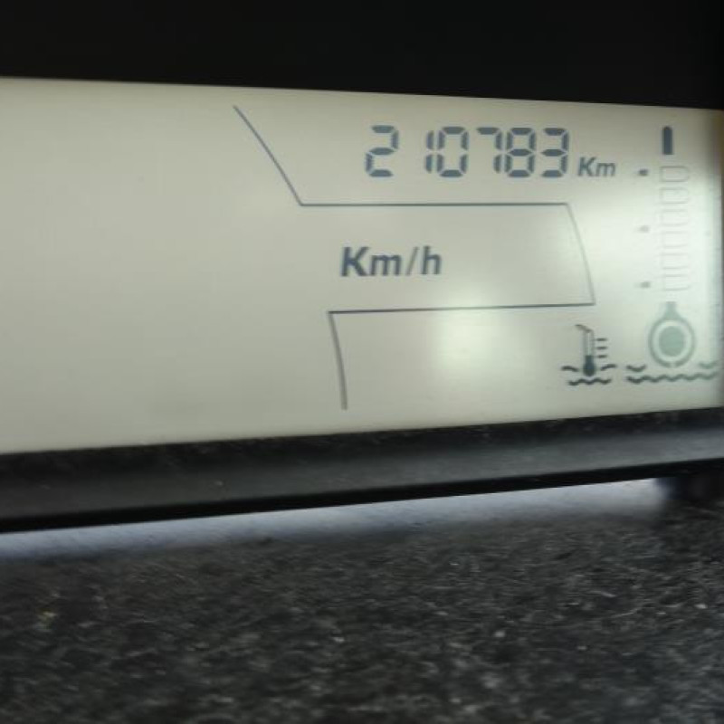Trappe d'essence CITROEN C4 1 Photo n°11