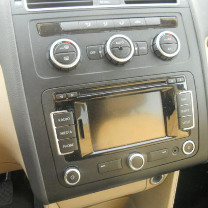 Pretensionneur de ceinture avant droit VOLKSWAGEN TOURAN 2 Photo n°11