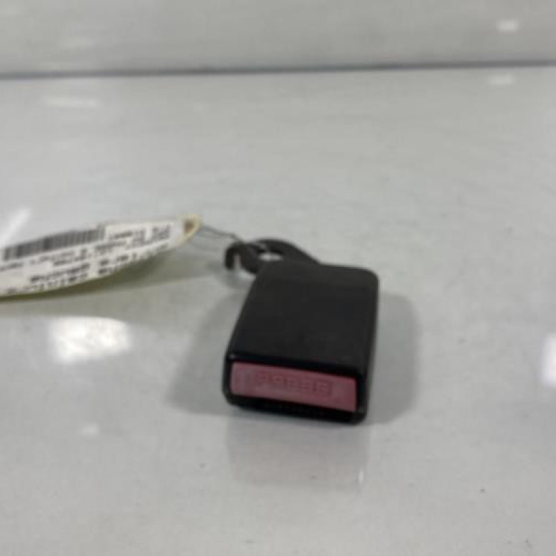Attache ceinture arriere gauche PEUGEOT 307 Photo n°1