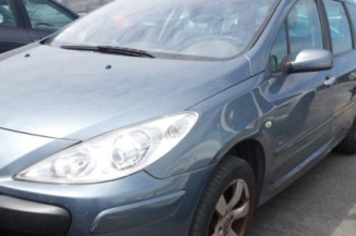 Attache ceinture arriere gauche PEUGEOT 307