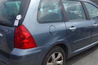 Attache ceinture arriere gauche PEUGEOT 307
