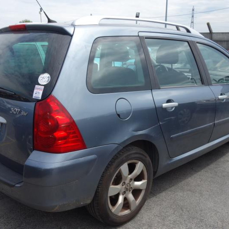 Attache ceinture arriere gauche PEUGEOT 307 Photo n°6