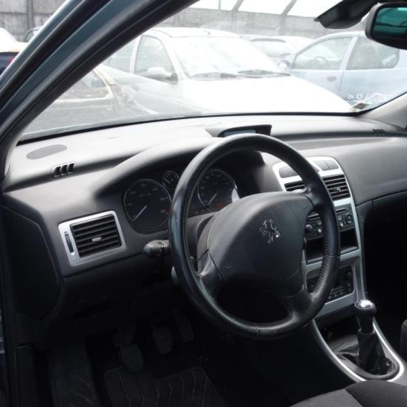 Attache ceinture arriere gauche PEUGEOT 307 Photo n°8