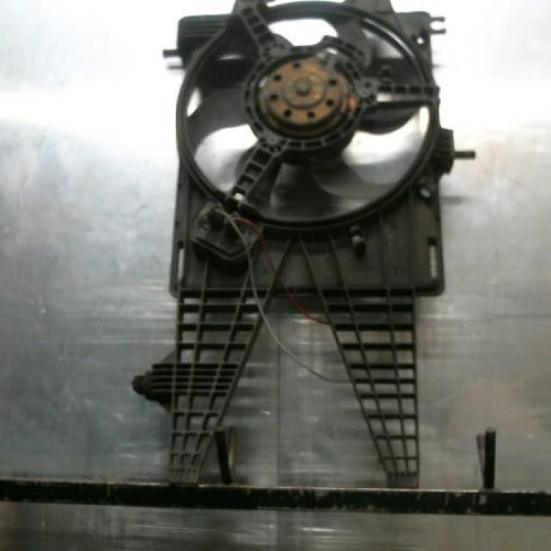 Moto ventilateur radiateur FIAT PUNTO 2 Photo n°2