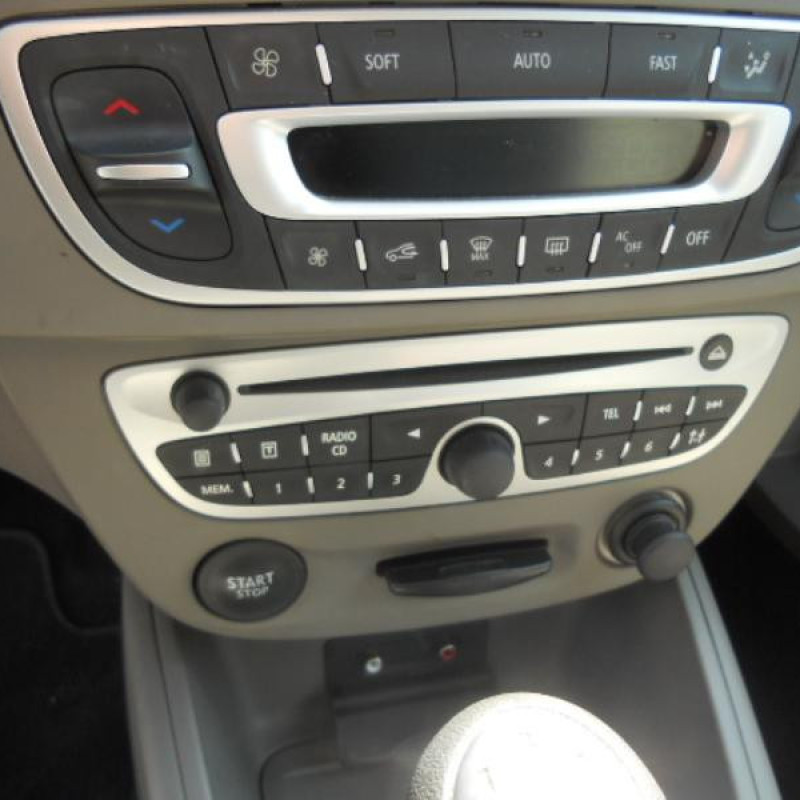 Boite a gants RENAULT MEGANE 3 Photo n°10