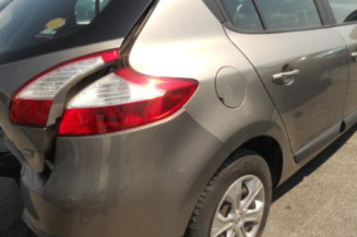 Pretensionneur de ceinture avant droit RENAULT MEGANE 3