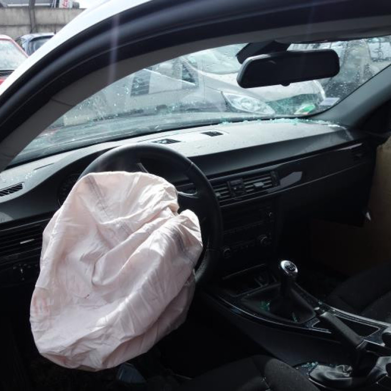 Attache ceinture arriere droit BMW SERIE 3 E92 Photo n°8