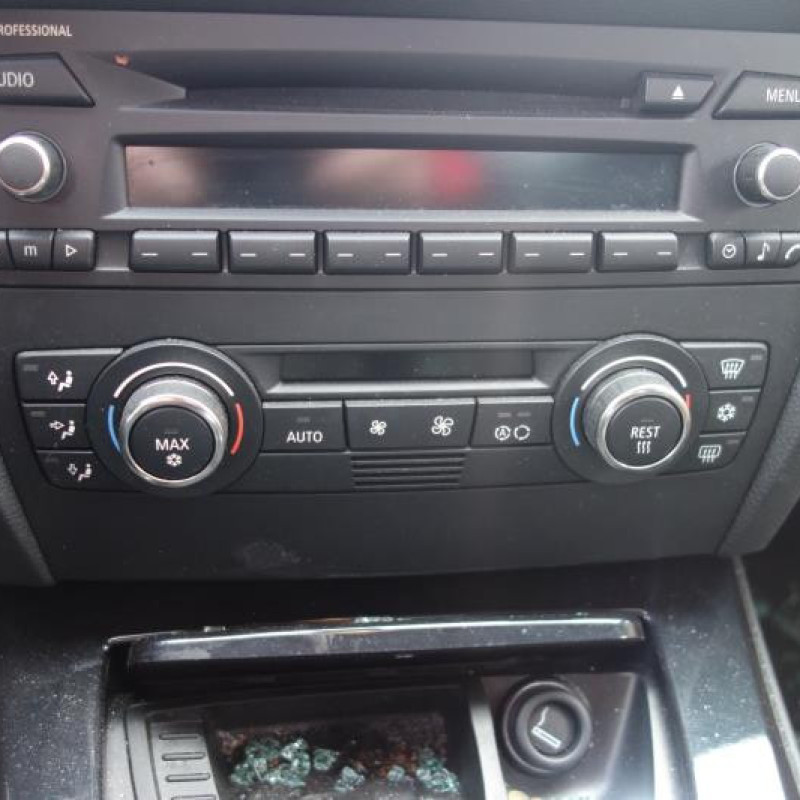 Attache ceinture arriere droit BMW SERIE 3 E92 Photo n°9