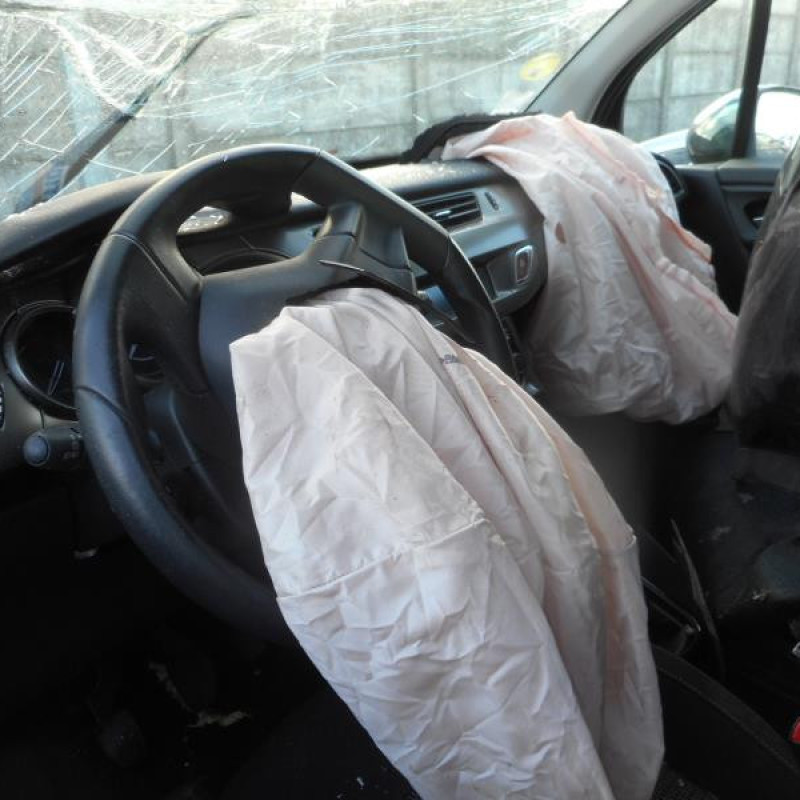Attache ceinture avant droit CITROEN C3 2 Photo n°8