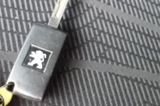 Serrure avant droit PEUGEOT 308 1