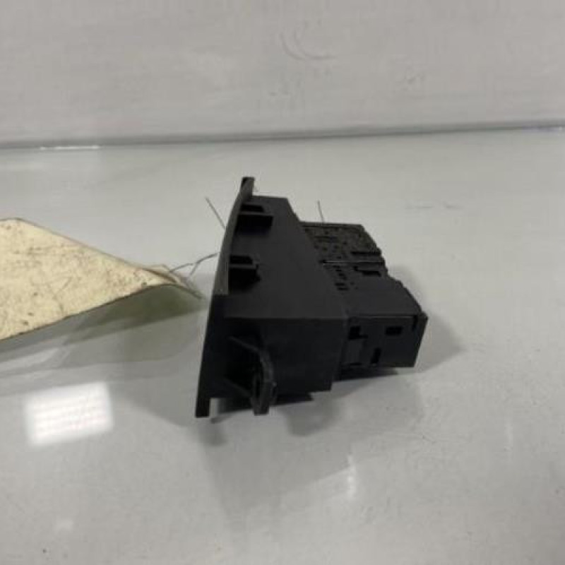 Bouton de warning SUZUKI SWIFT 4 Photo n°2