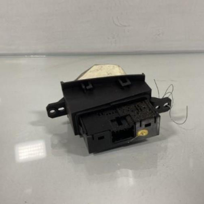 Bouton de warning SUZUKI SWIFT 4 Photo n°3