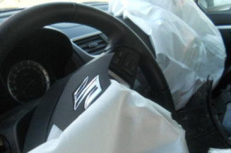 Bouton de warning SUZUKI SWIFT 4