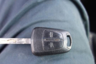Serrure avant droit OPEL ZAFIRA B