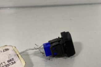 Bouton de warning PEUGEOT 208 1