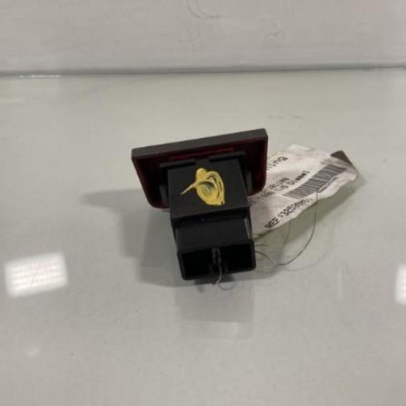 Bouton de warning HYUNDAI ACCENT 2 Photo n°3