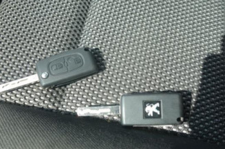 Serrure avant droit PEUGEOT 307