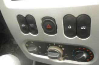 Leve vitre electrique avant droit DACIA SANDERO 1