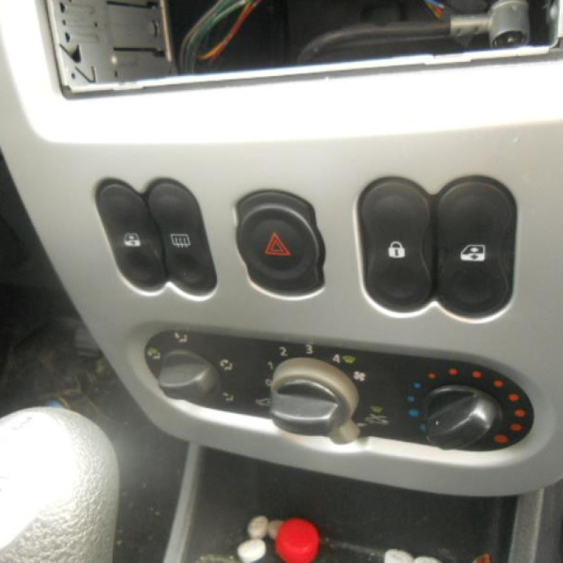 Leve vitre electrique avant droit DACIA SANDERO 1 Photo n°9